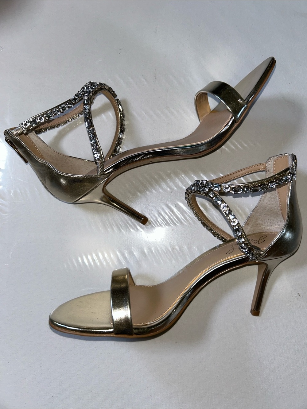 NWOB Jewel Badgley Mischka Caroline Metallic Rose Gold Jewel-Strap Heels